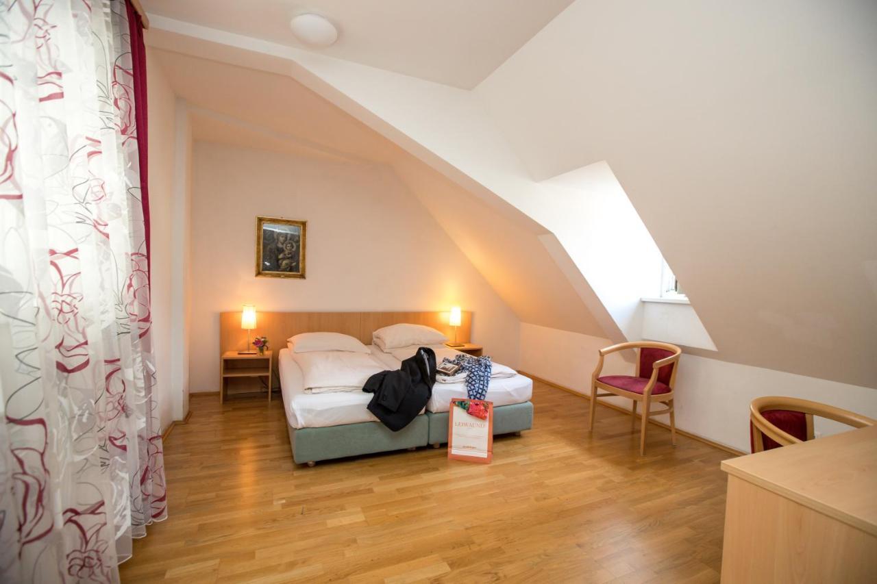 Gaestehaus Deutscher Orden Wien Bagian luar foto