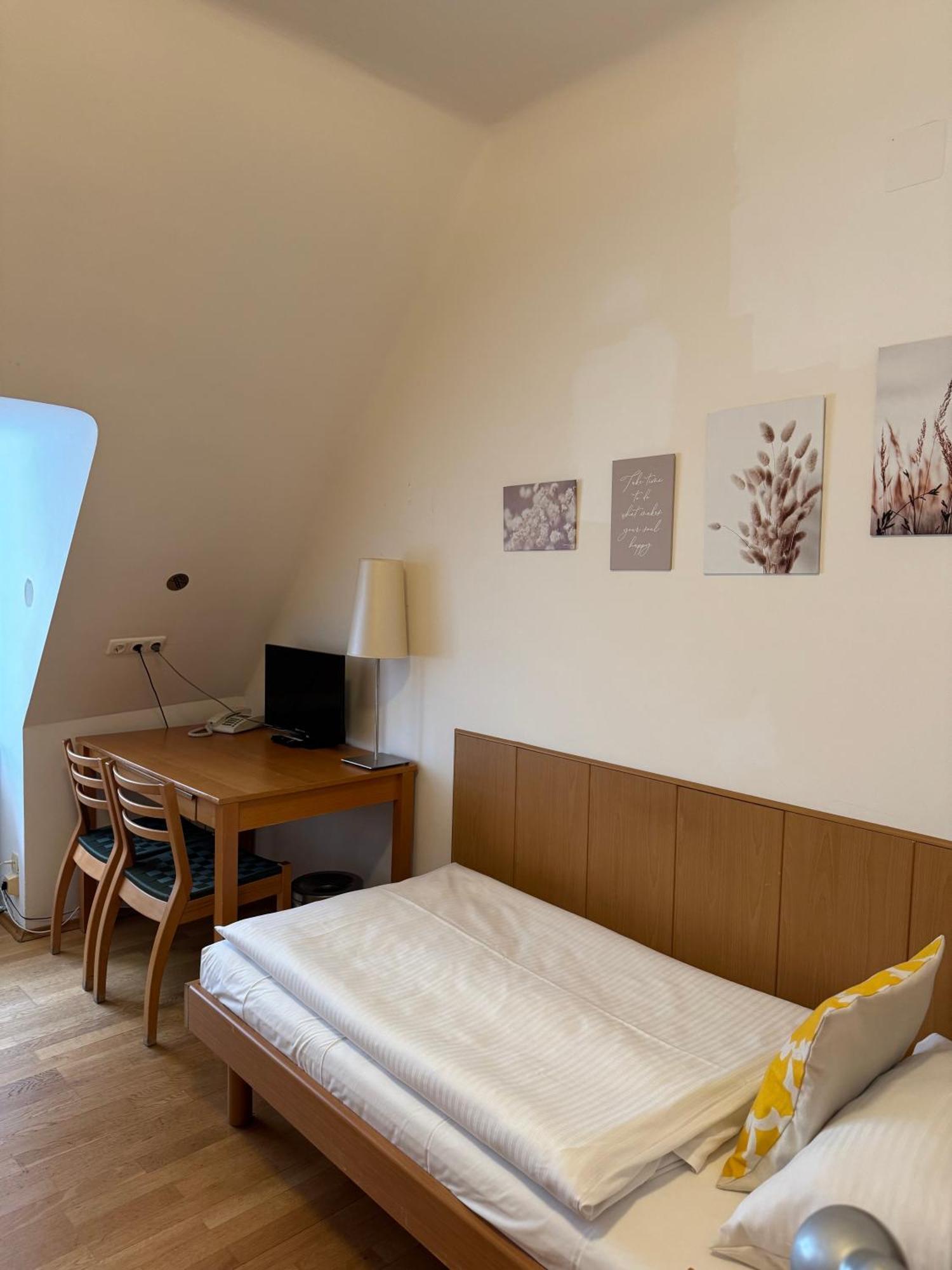 Gaestehaus Deutscher Orden Wien Bagian luar foto